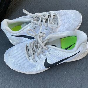 Nike Sneakers (Size 7.5)